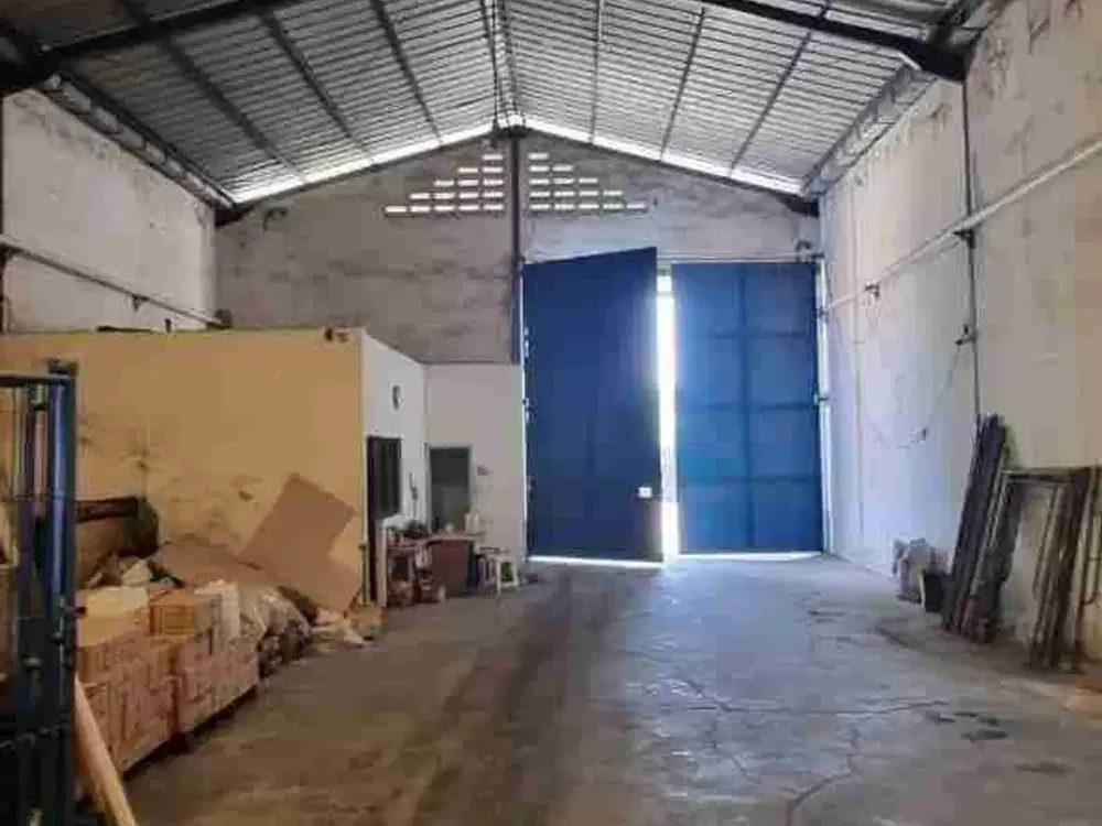 Gudang Akses kontainer Buduran dekat Meiko