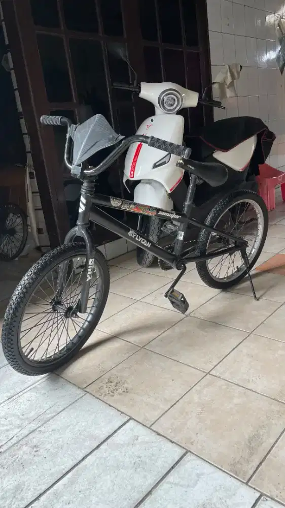 DI JUAL SEPEDA ANAK WARNA HITAM