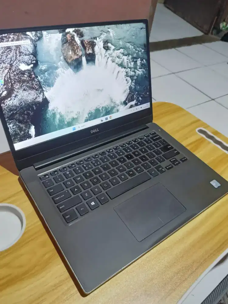 Laptop Dell  Lattitude 7472 core i7Gen8 /Ram 8Gb /Ssd128Gb + Hdd 500Gb