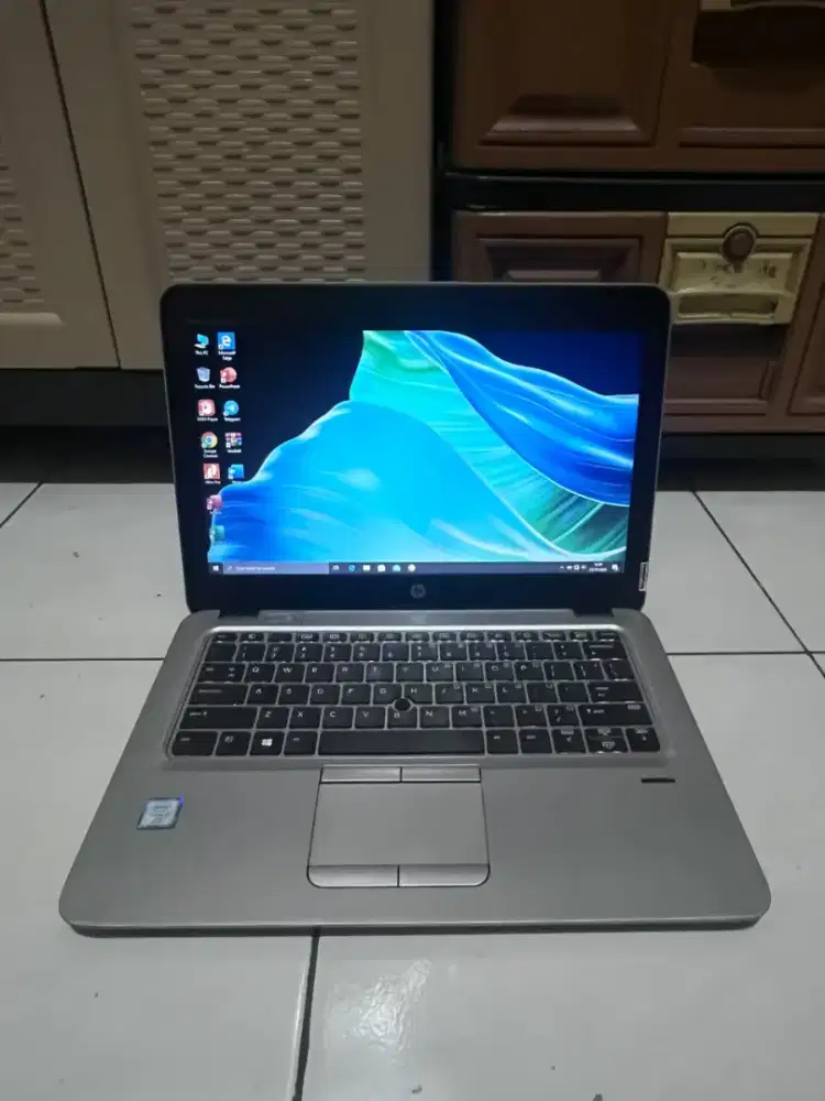 Dijual Hp Elitebook 820 G3 Intel Core i7 gen6 ( ram 8/ ssd 256 gb )