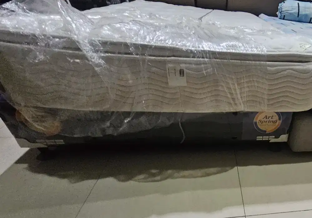 Jual Murah  secepatnya 1 set tempat tidur