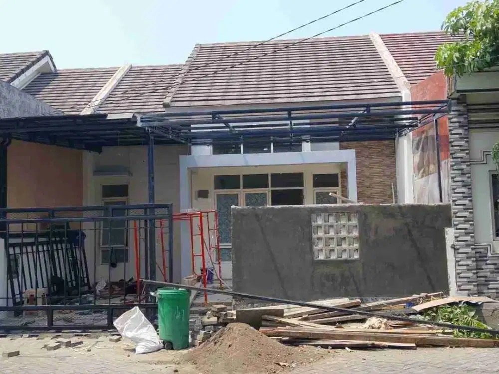 Rumah Murah 1,5 Lantai siap Huji di Perum Grand Royal Regency, Taman, Sda