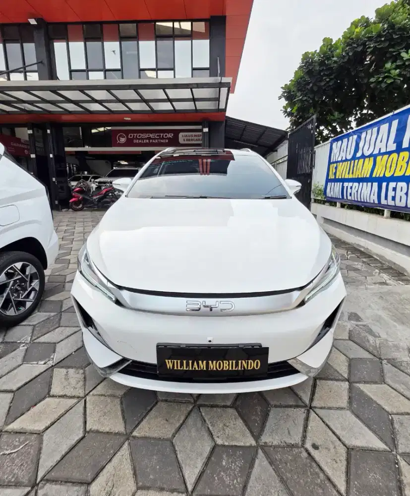 BYD M6 Superior C.Seat 2025 Putih