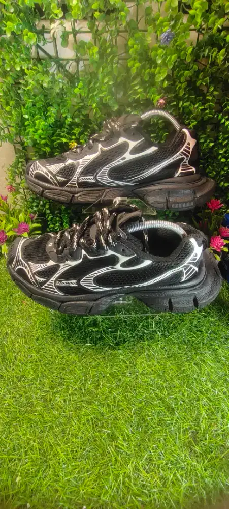 Sepatu balenciaga