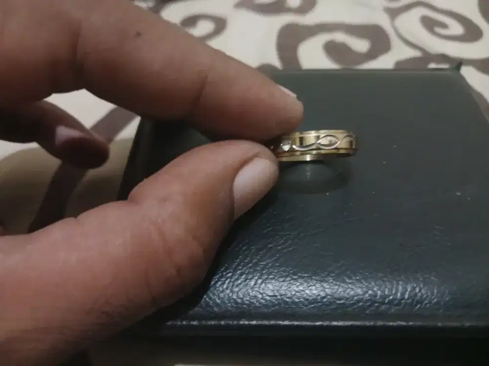 Cincin Ulir Emas