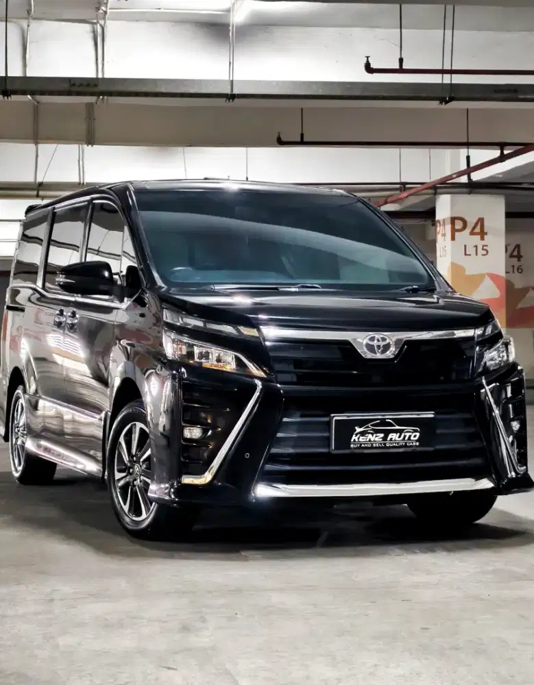 Toyota Voxy 2018