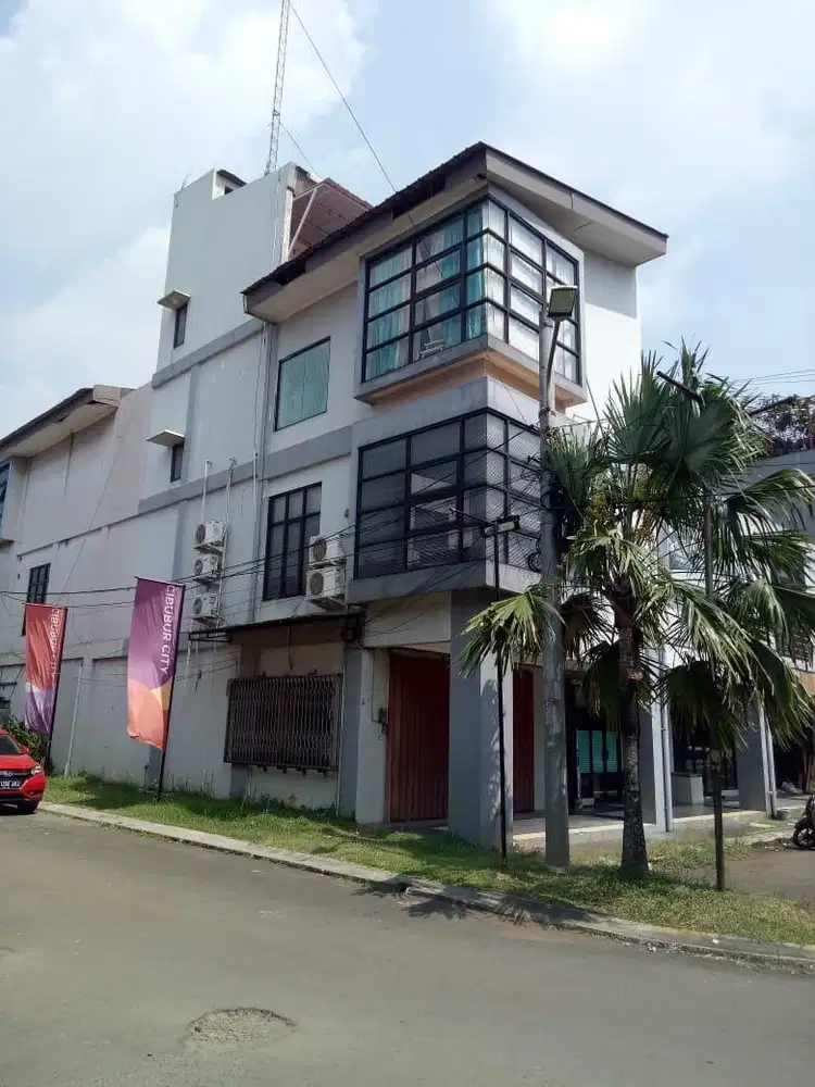Dijual atau disewa Ruko 3lt di Pinggir Jalan Alternatif Cibubur City