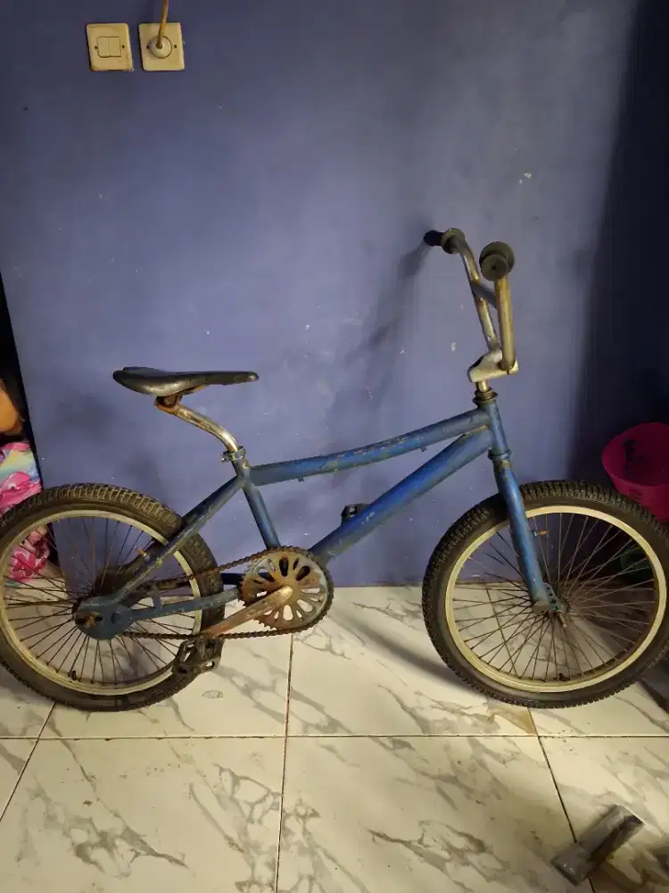 Sepeda bmx ukuran 20