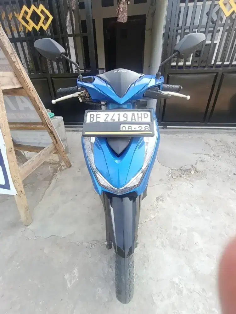 Beat 2023 warna biru