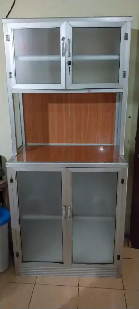 Lemari rak piring
