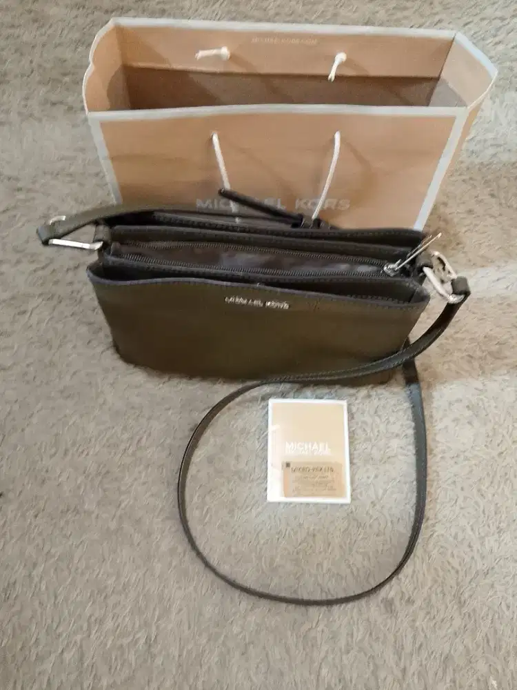 Dijual tas sling bag michael kors ori