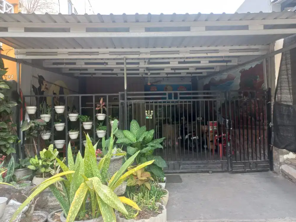 Dijual rumah depan SMP 5 mojokerto