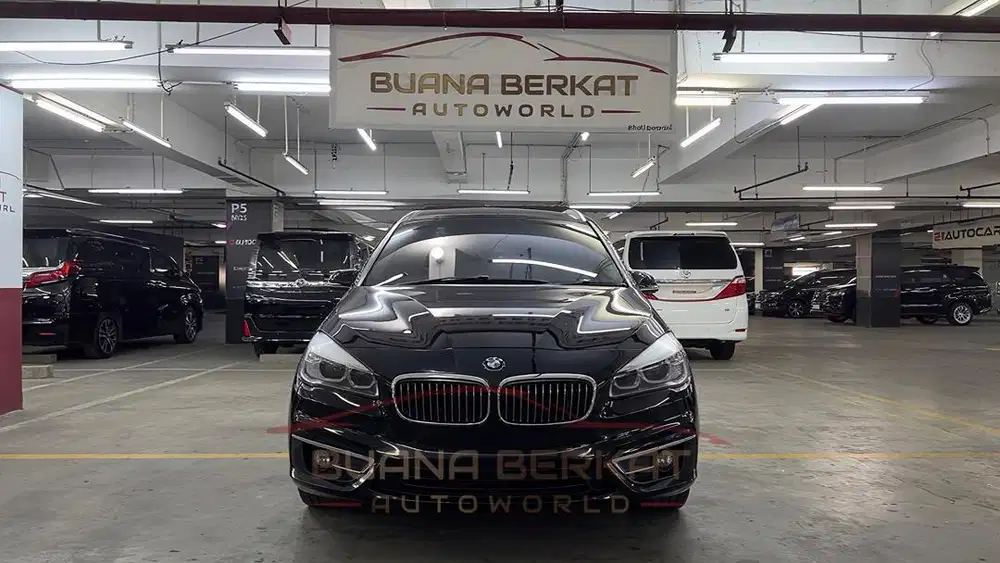 TERMURAH BMW 218i GT Gran Tourer 2015