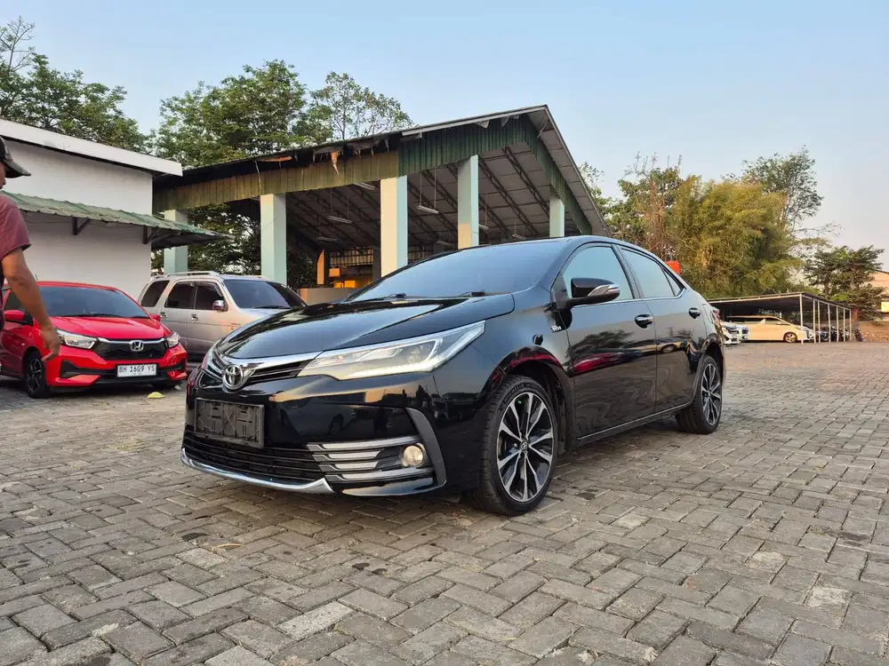 Toyota Corolla Altis 1.8 V A/T Facelift 2017