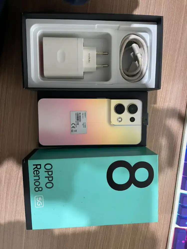 Oppo reno 8 5G 8/256 silver