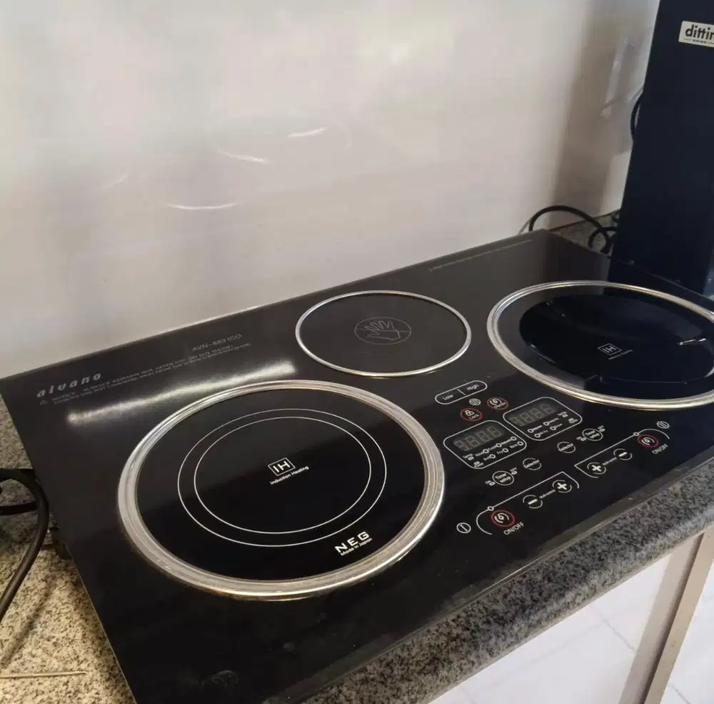Kompor Listrik Alvano Hot Induction Cooker (AVN 833ICO / AVN-883ICO)