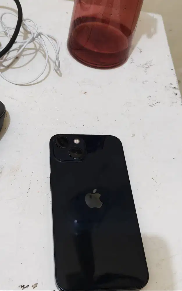iPhone 13 128 GB — Hitam