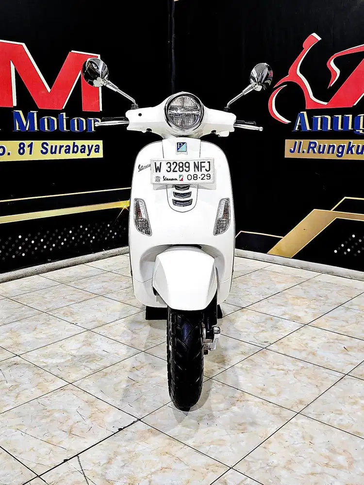 Piaggio Vespa Lx 125 white glossy mewah th 2024. Anugerah motor