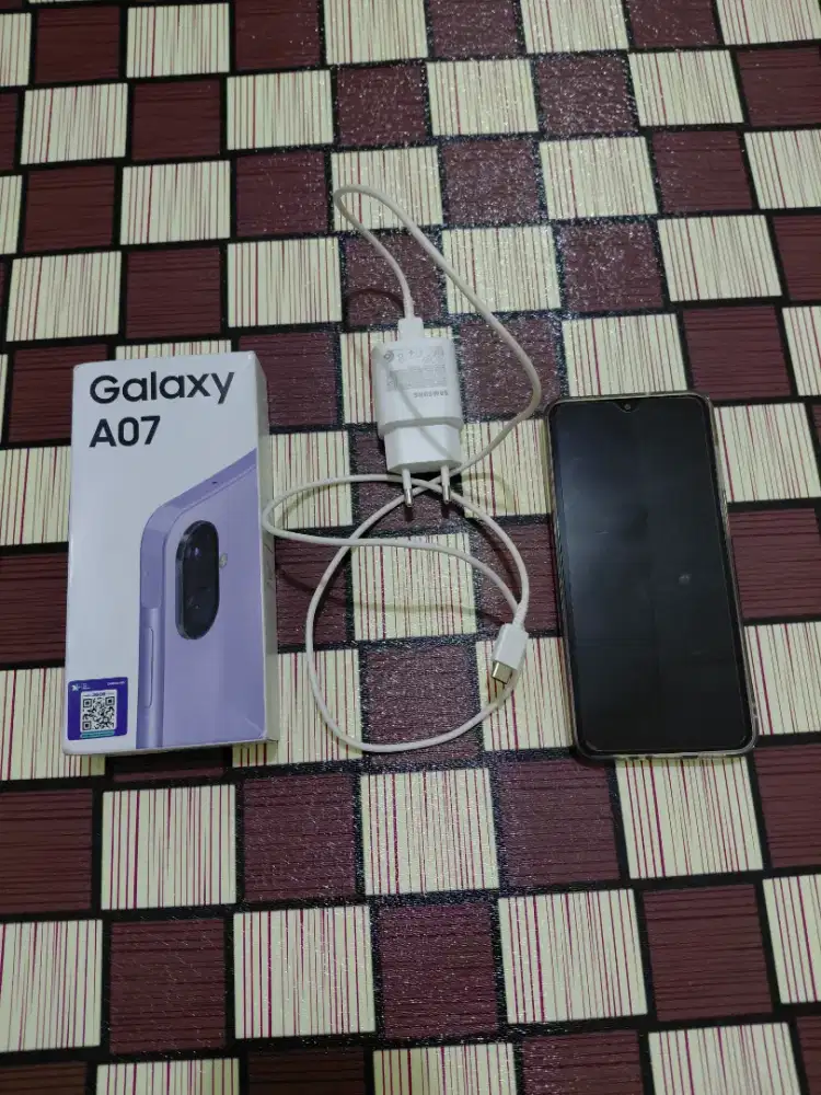 Samsung a07 4/128 like new