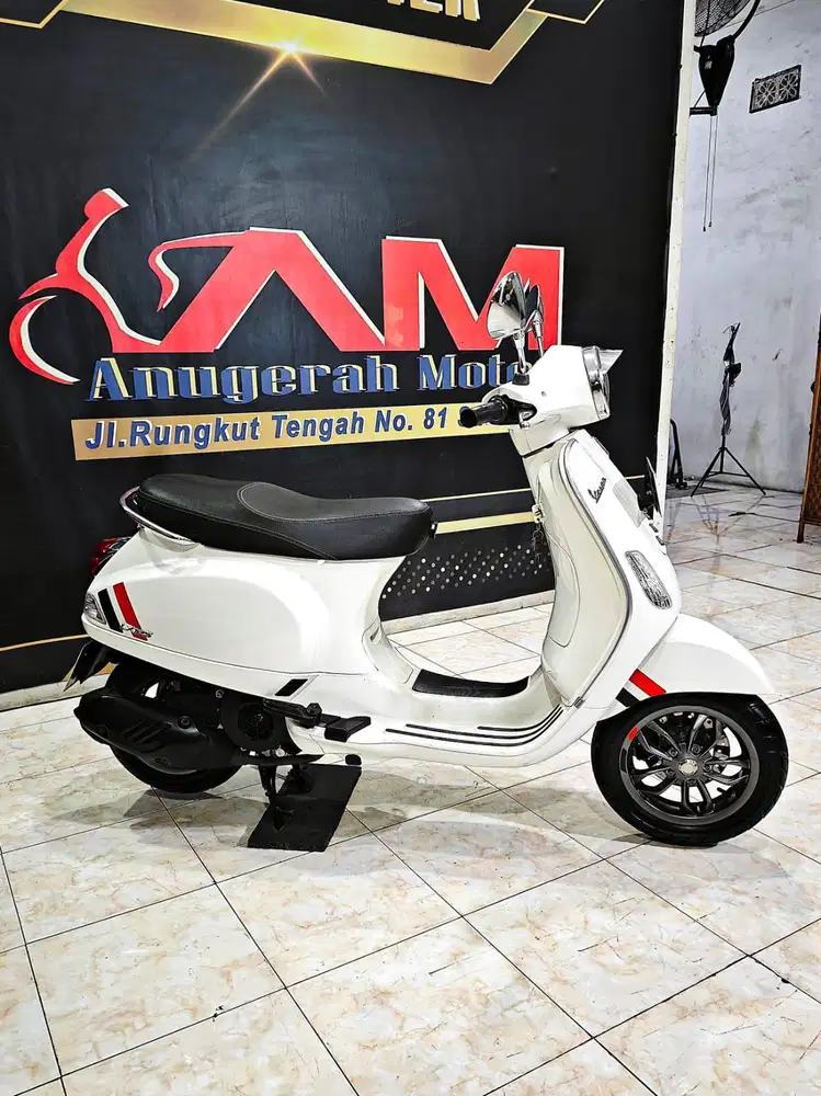 Piaggio vespa lx 125 white glossy mewah th 2024. Anugerah motor