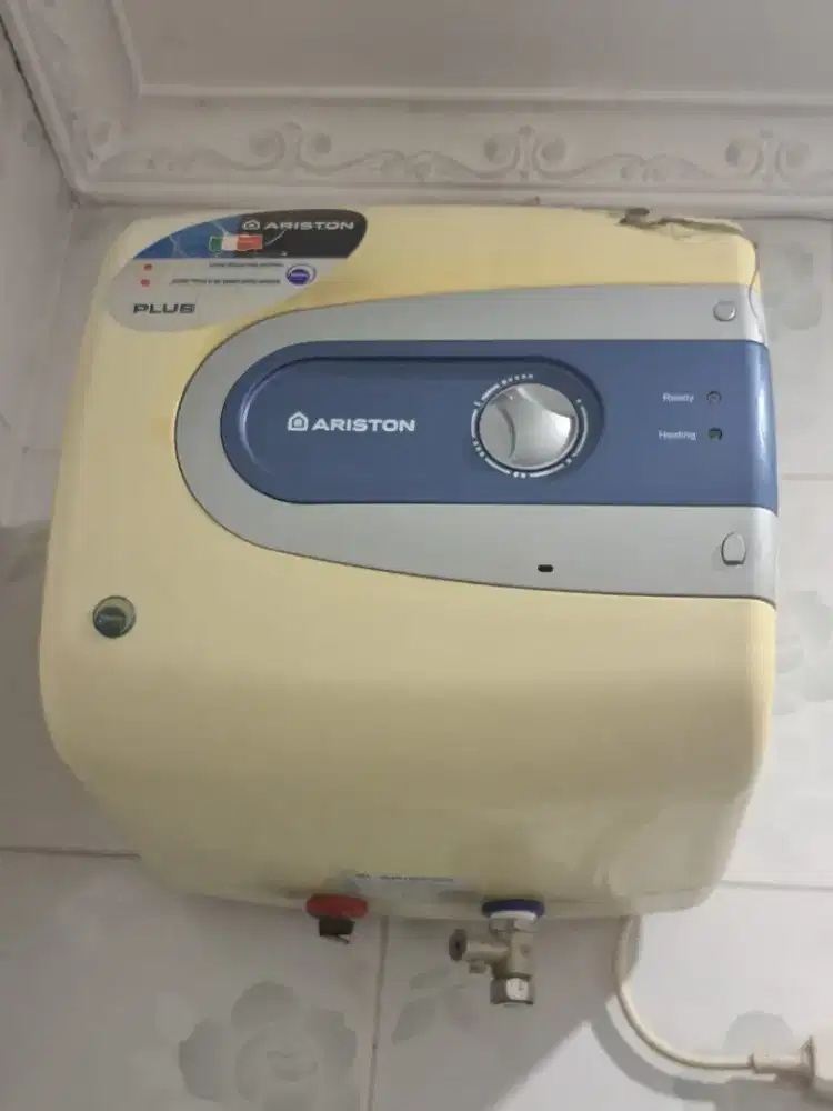 Water Heater Merk Ariston