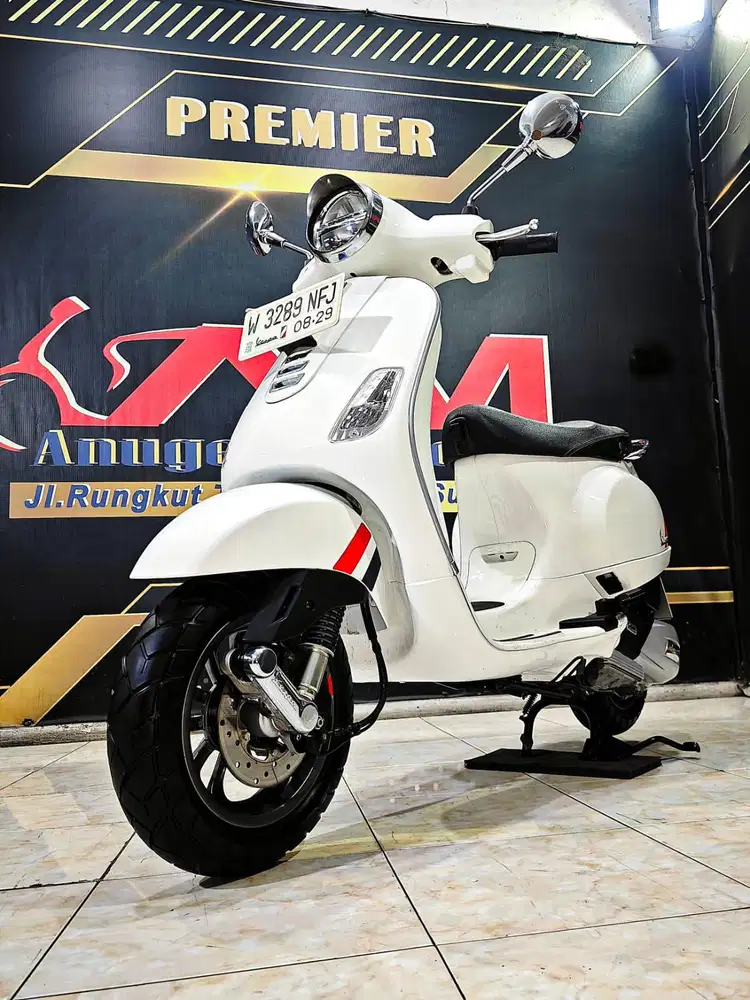 Piaggio vespa lx 125 white glossy th 2024. Anugerah motor