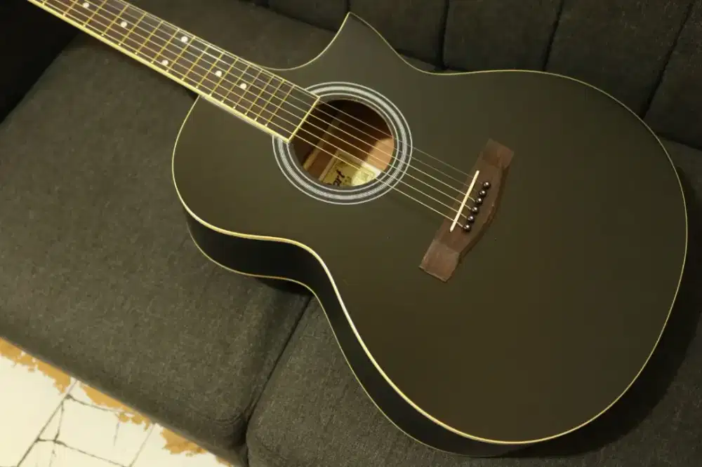 Gitar akustik jumbo hitam cutway