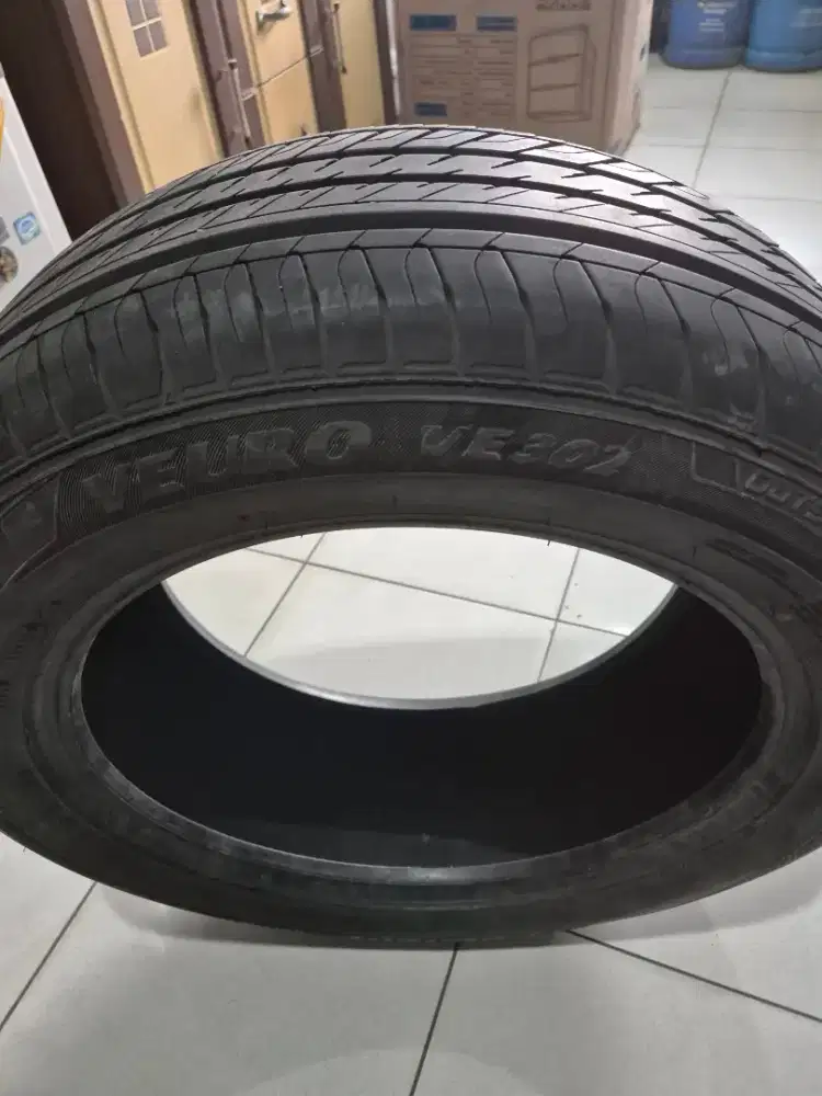 Jual Ban Dunlop 235 / 55 / R18