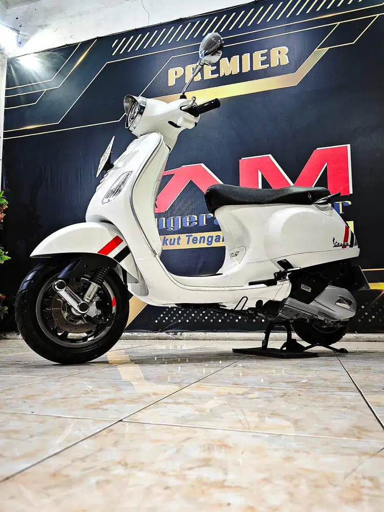 Piaggio vespa lx 125cc white glossy mewah th 2024. Anugerah motor