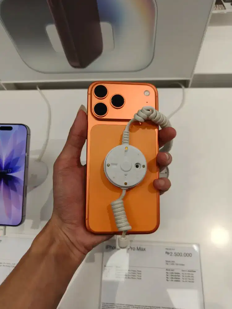 iPhone 17 promax 256 cosmic orange