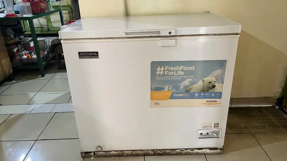 FREEZER BEKAS MODENA