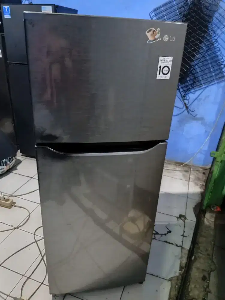 Dijual kulkas 2pintu LG RAK LENGKAP ICE MARKER KONDISI BEKU DINGIN COD