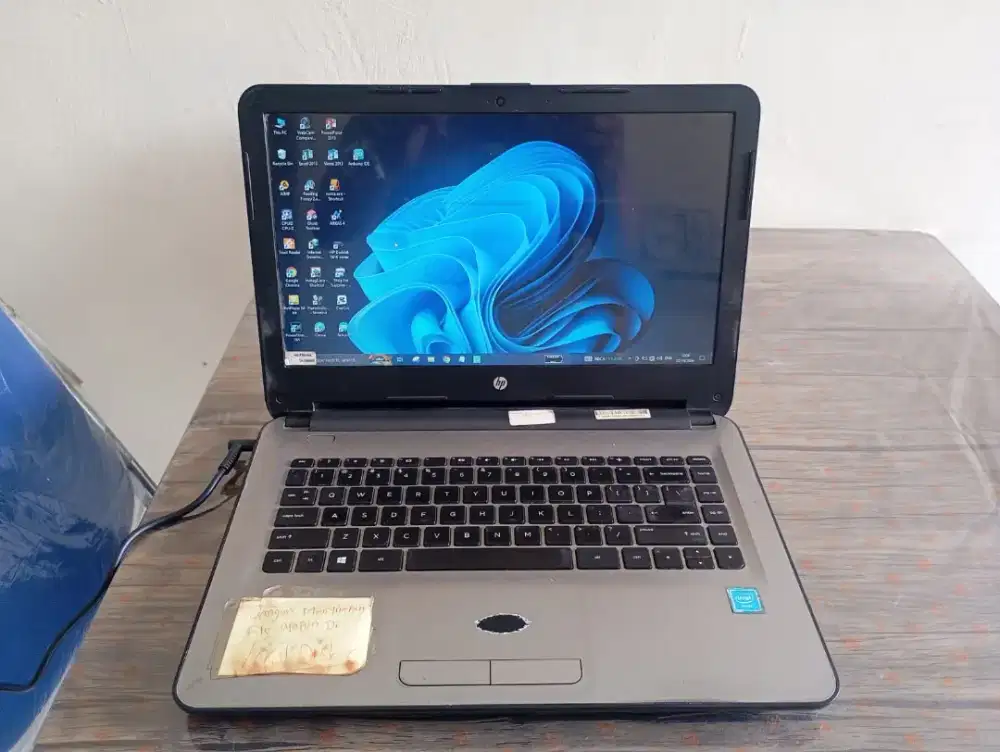 Dijual laptop hp Intel Celeron siap pake
