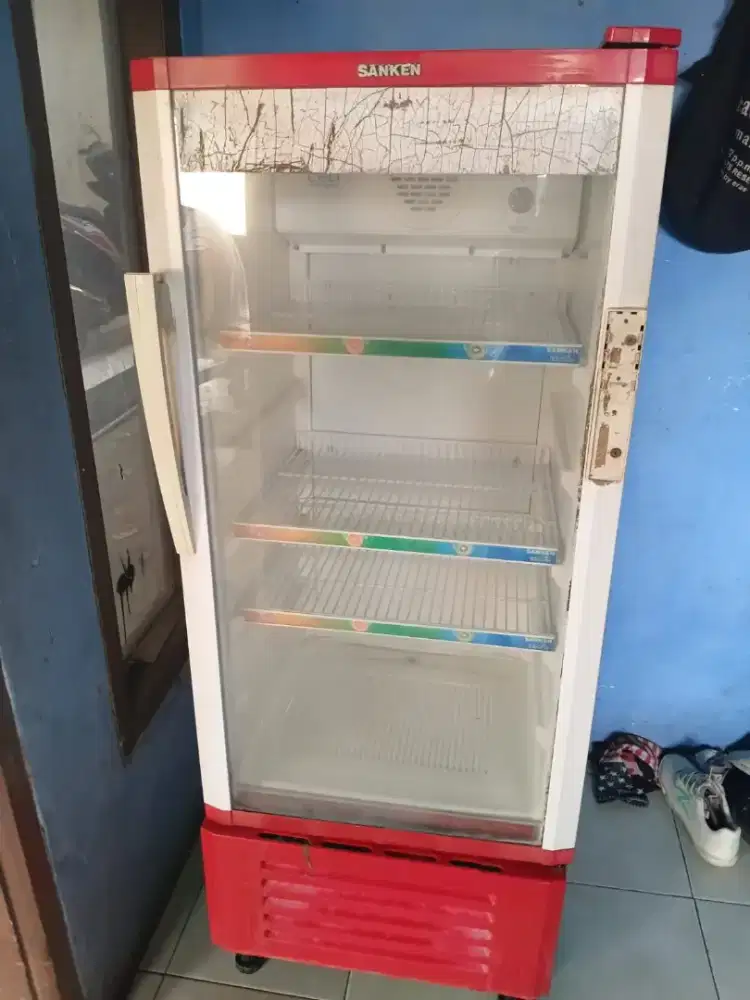 Dijual SHOWCASE SANKEN 3-4RAK BISA COD KONDISI DINGIN SIAP PAKAI NEGO