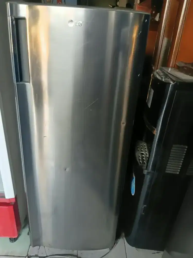 Dijual kulkas FREEZER RAK LG 7Rak lengkap kondisi beku dingin COD