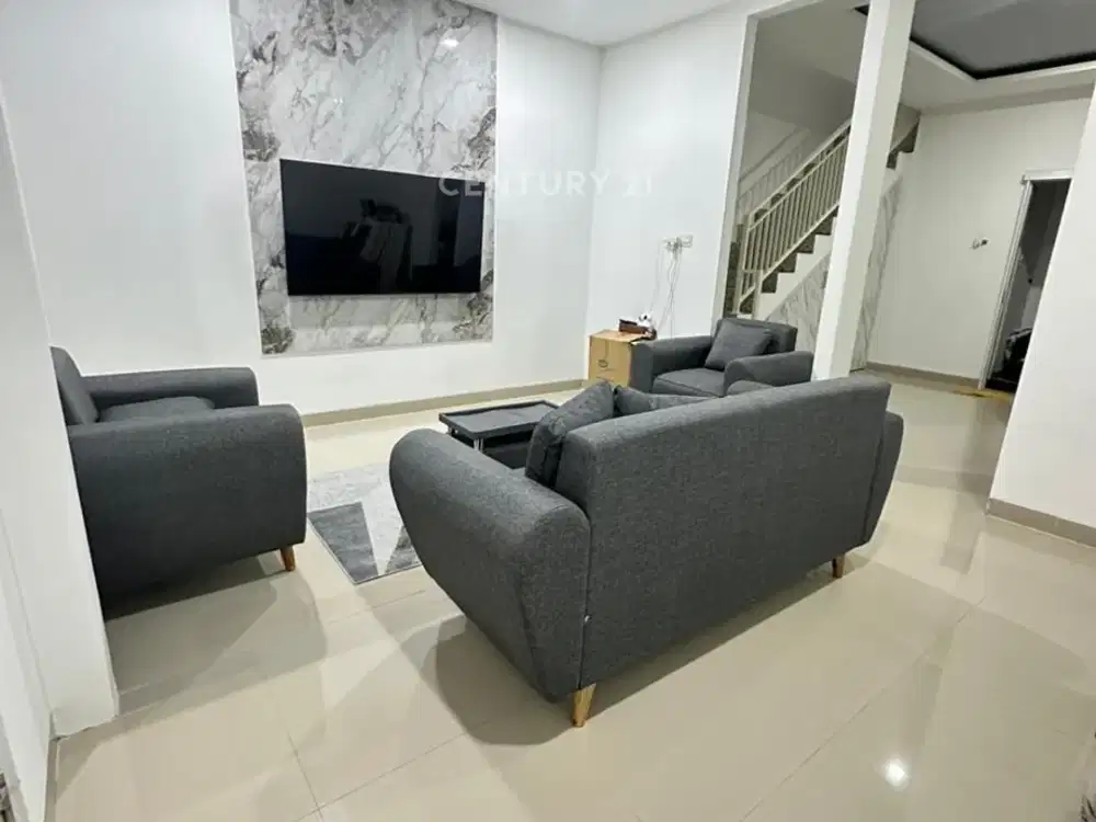 Rumah Hook Bagus Furnished Di Bulevard Hijau Harapan Indah