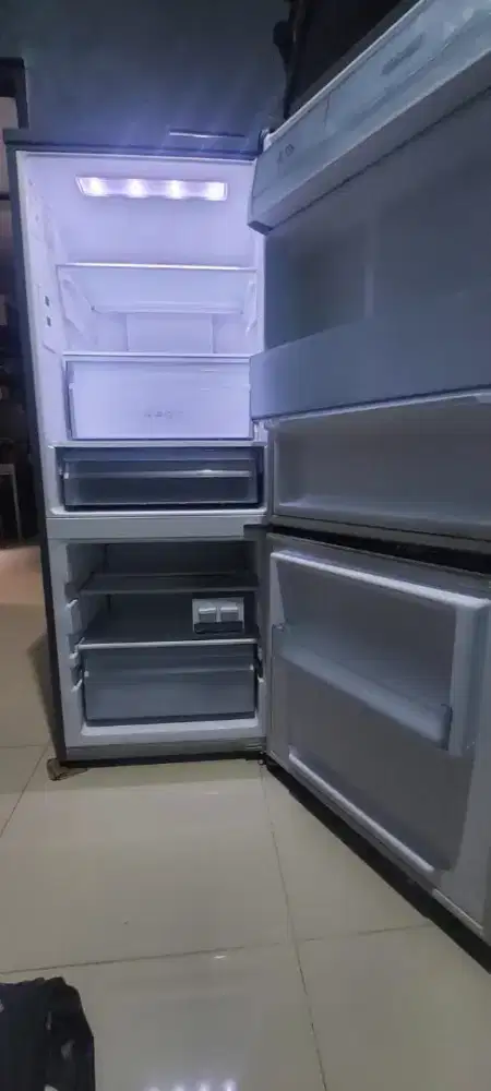 Kulkas Panasonic Bekas