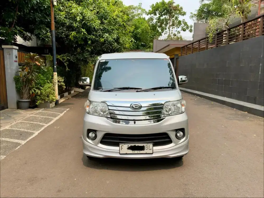 Daihatsu Luxio X MT 2024 - harga cash, pajak panjang, km low