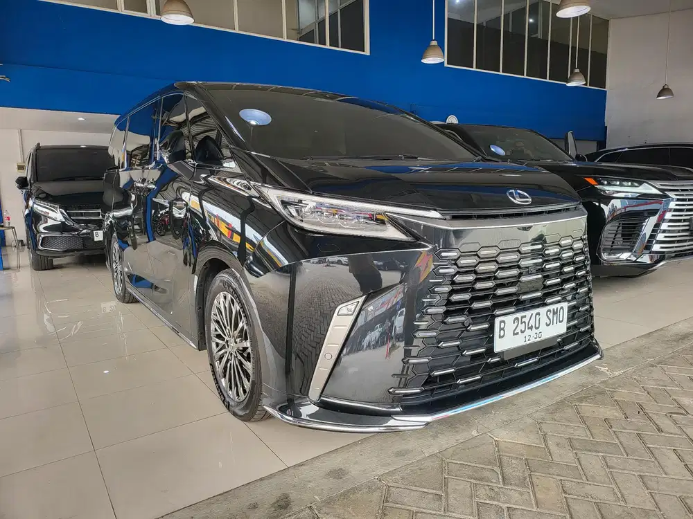 KM 3 Rb | Lexus LM350h Lm350 Hybrid ATPM 7 Seater NIK 2024