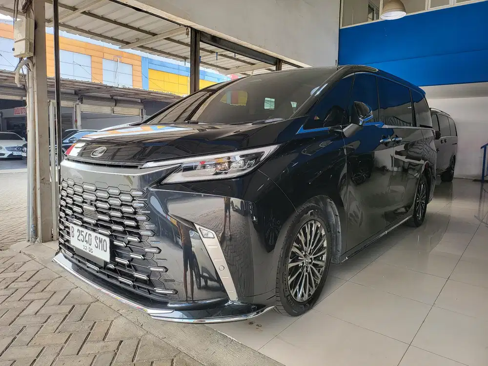 KM 3Rb | Lexus LM350h Hybrid NIK 2024