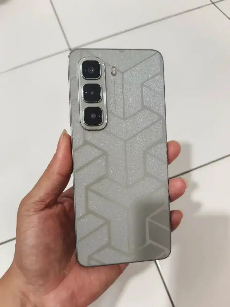 Infinix hot 50 8+8/128