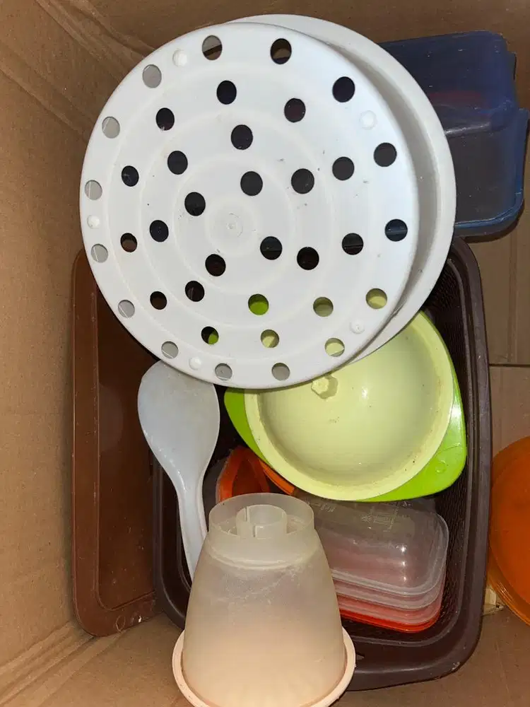 Peralatan Dapur Plastik Bekas