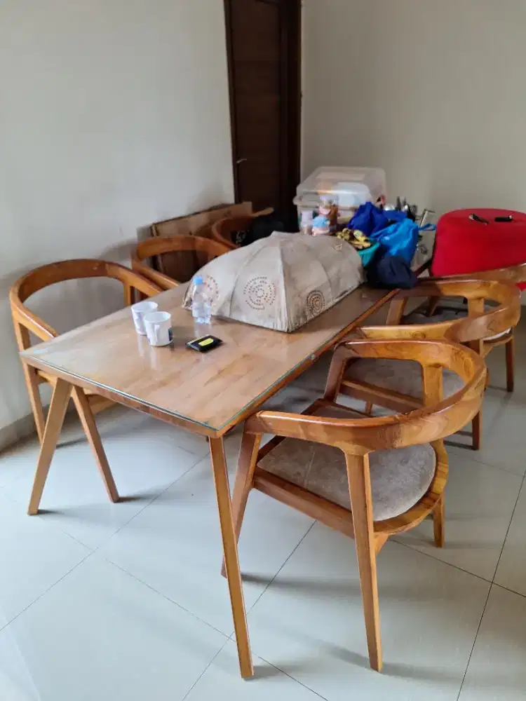 DIJUAL MEJA MAKAN KAYU + 6 KURSI