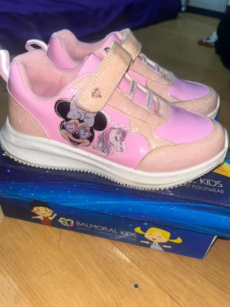 Preloved sepatu payless disney anak