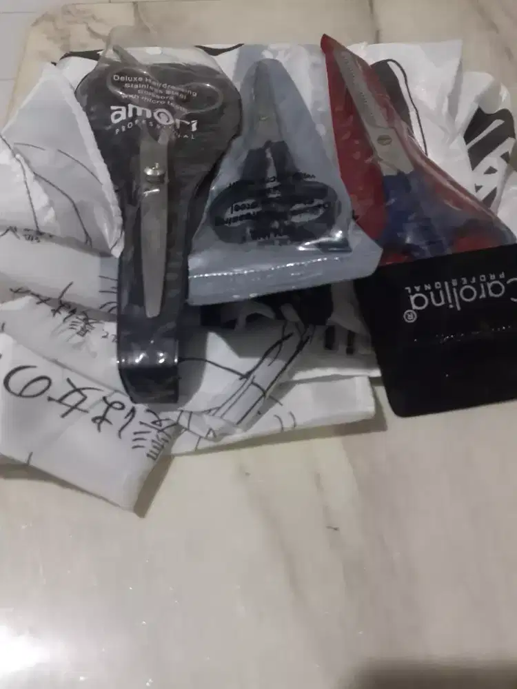 PERLENGKAPAN PANGKAS RAMBUT KONDISI MASIH BARU JARANG PAKAI