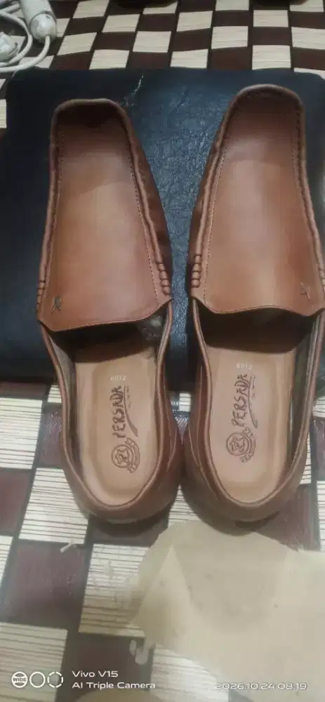 Sepatu casual pria kulit PU