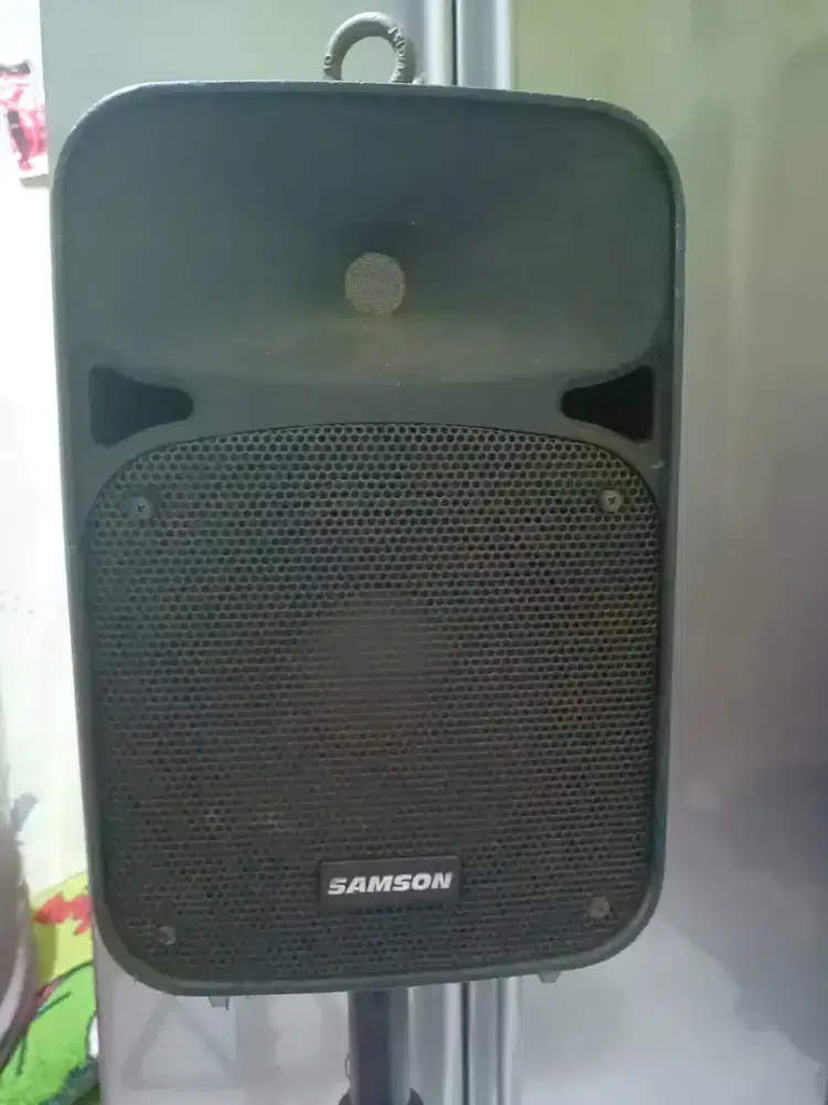 Speaker aktif 8 inc Samson Auro D 208