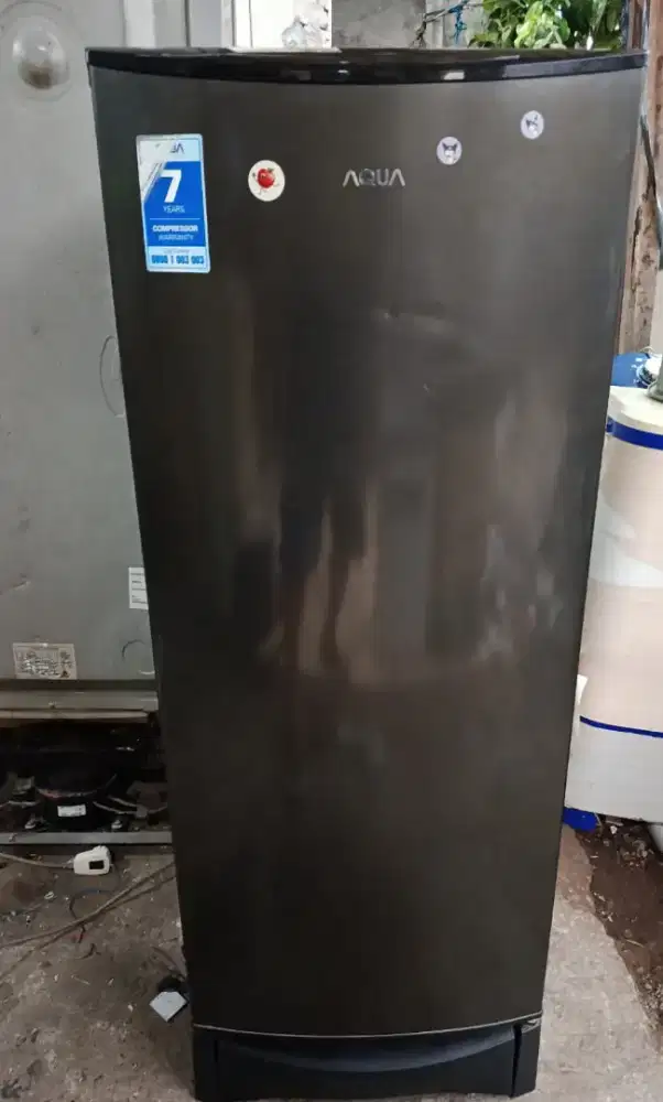 Kulkas 1pintu merek Aqua