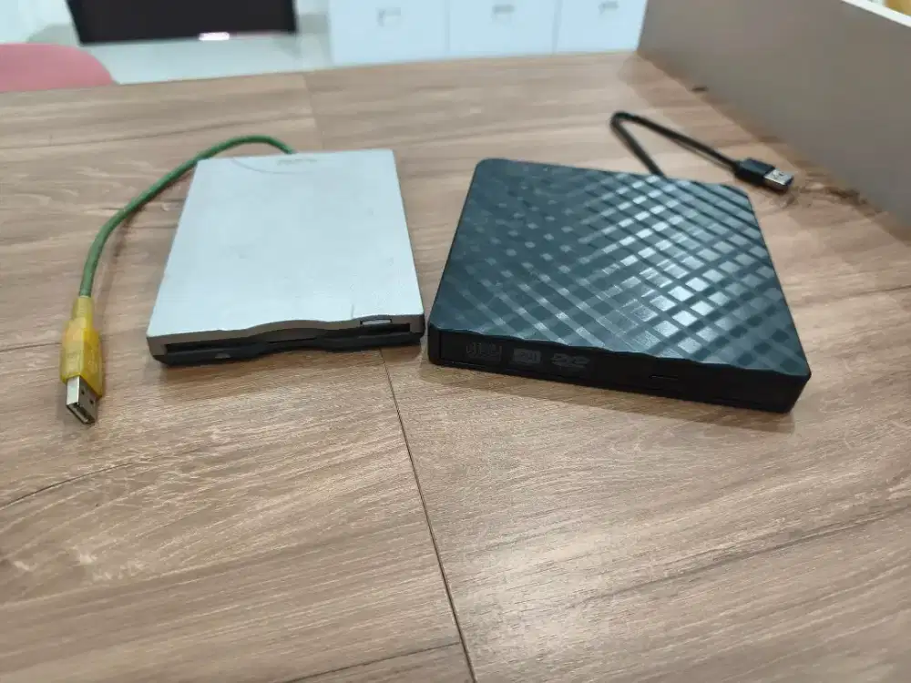 Jual DVDRW dan FDD 3.5 external bekas