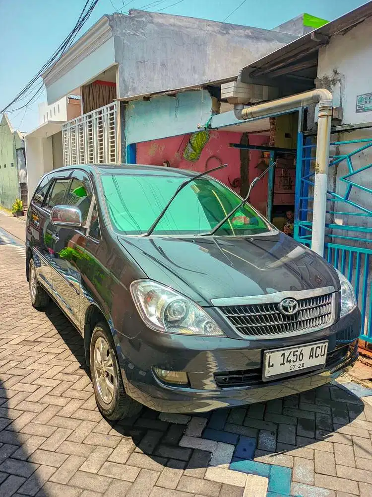 Toyota Kijang Innova 2005 Bensin